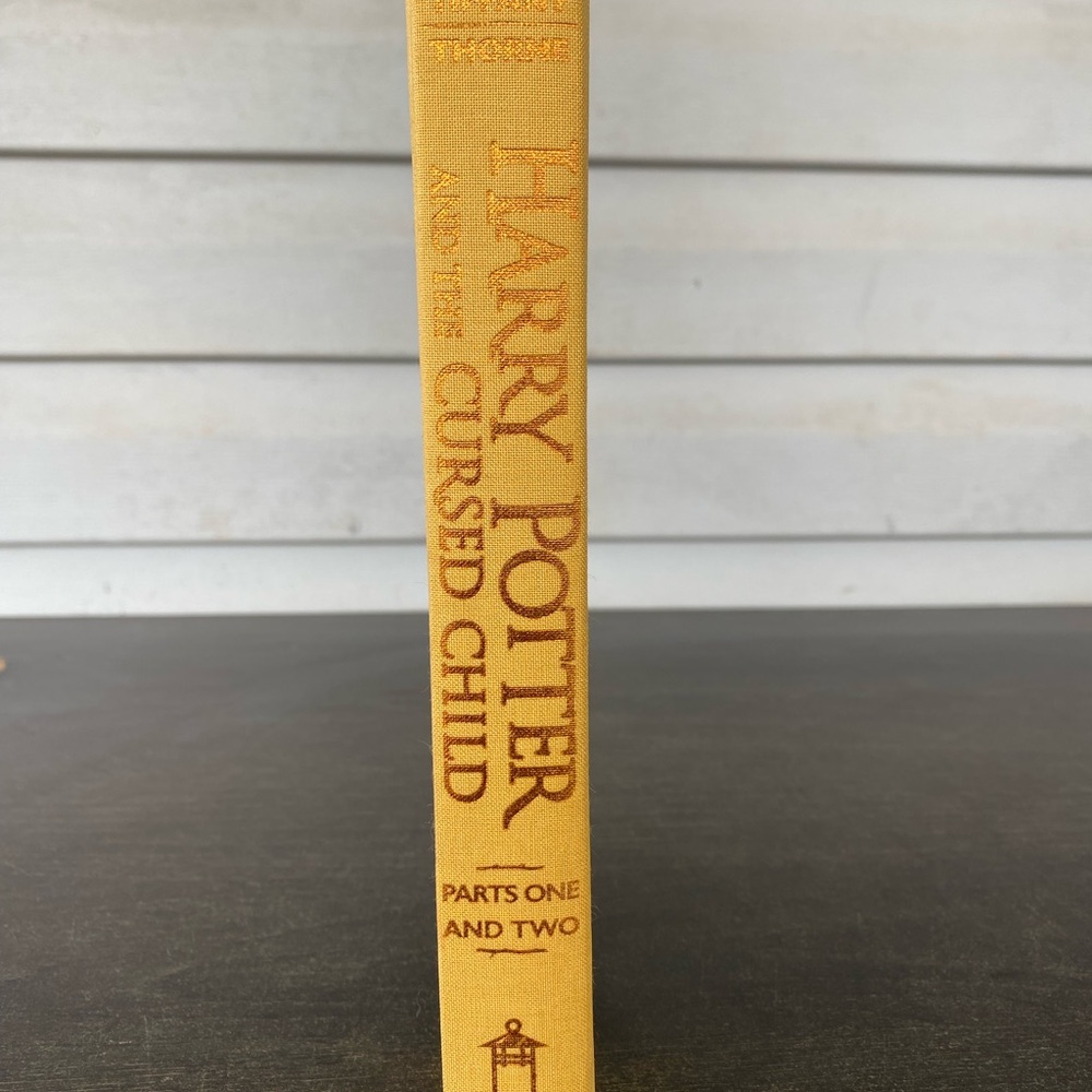 Harry Potter and the Cursed Child Parts 1 and 2 Special Rehearsal Edition Script - Picture 2 of 13